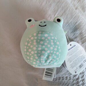 NWT  Squishmallows Fritz the Frog Floral  Green